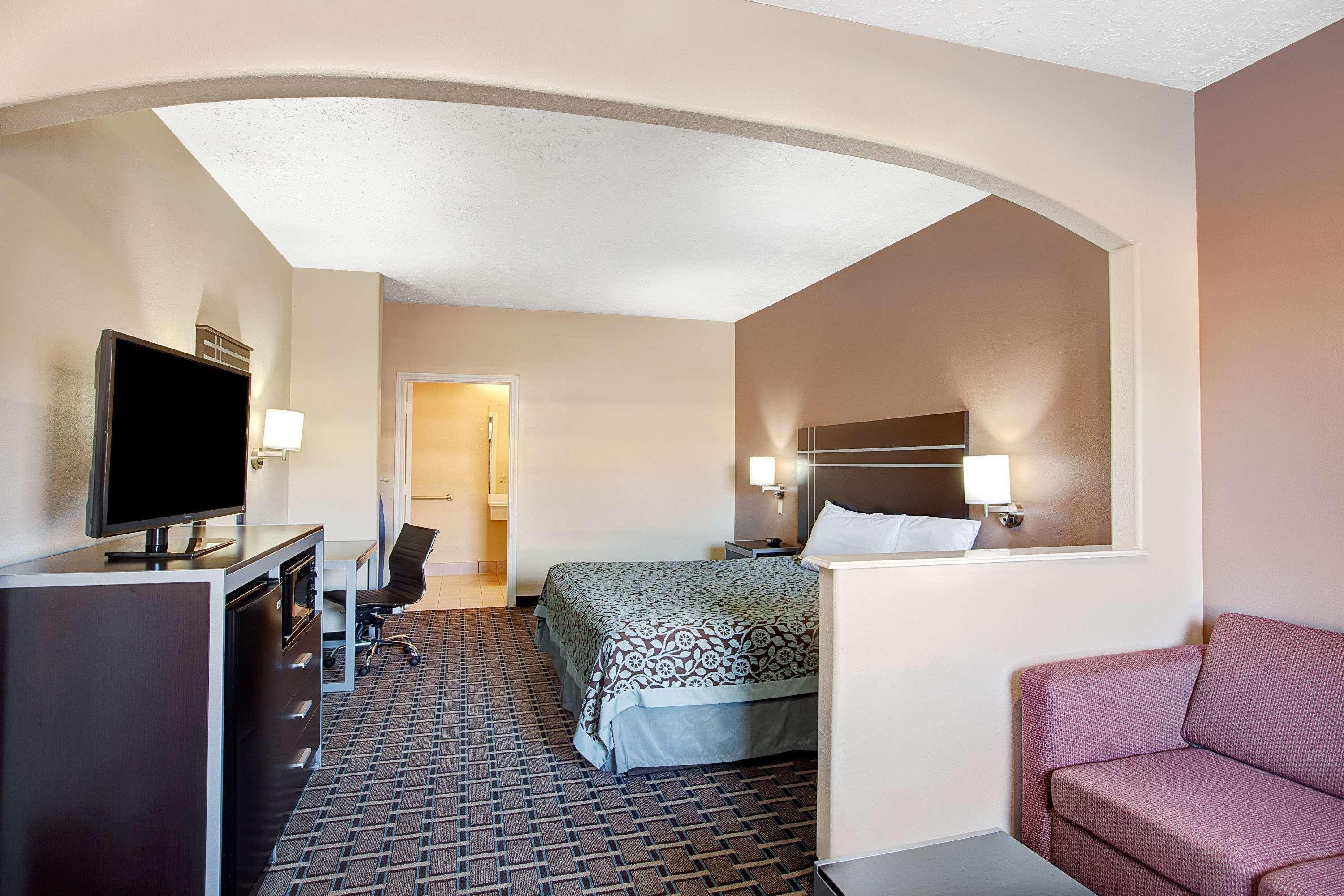 Hotel Days & By Wyndham Houston North - Spring