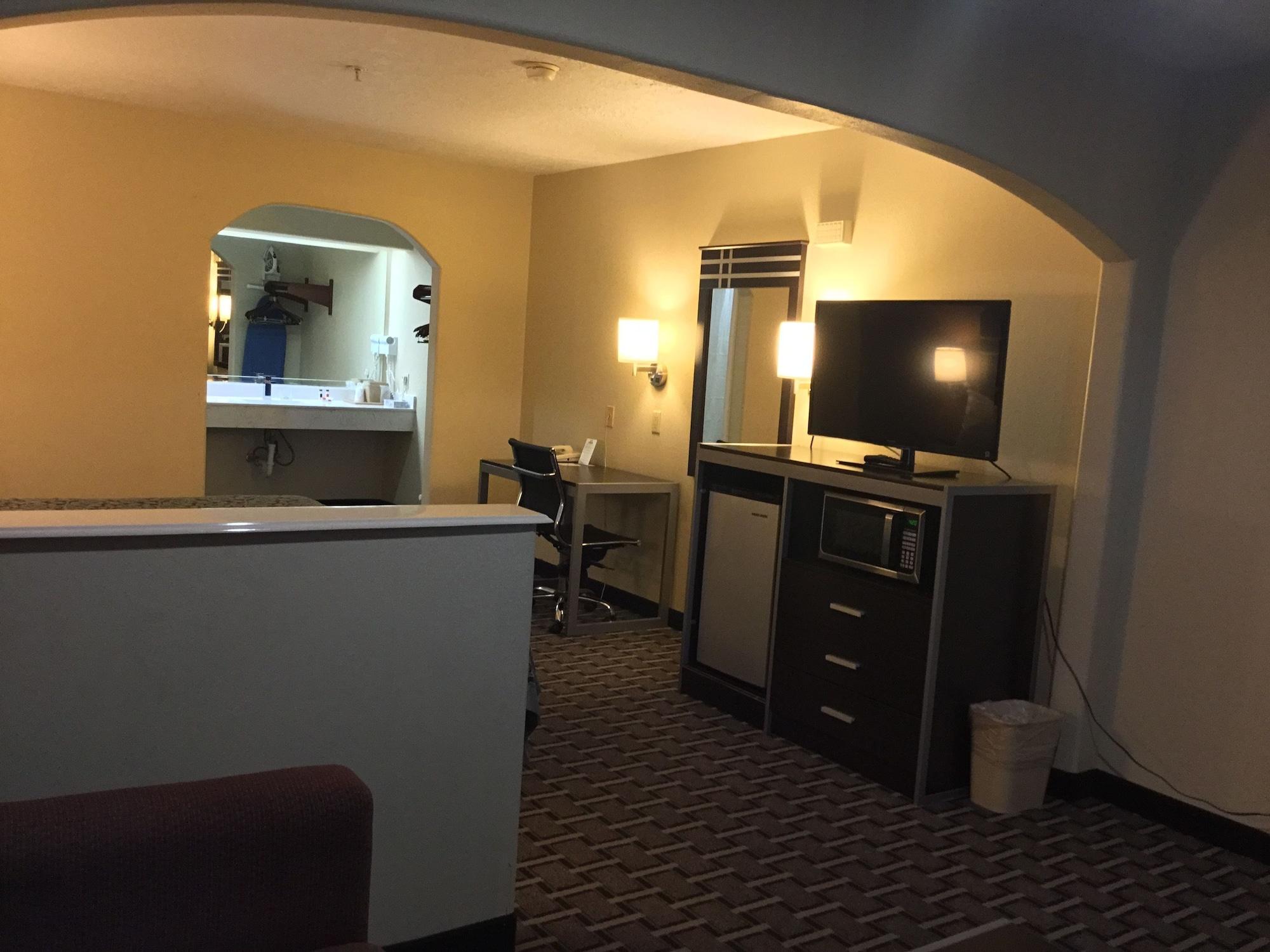 Days & By Wyndham Houston North -