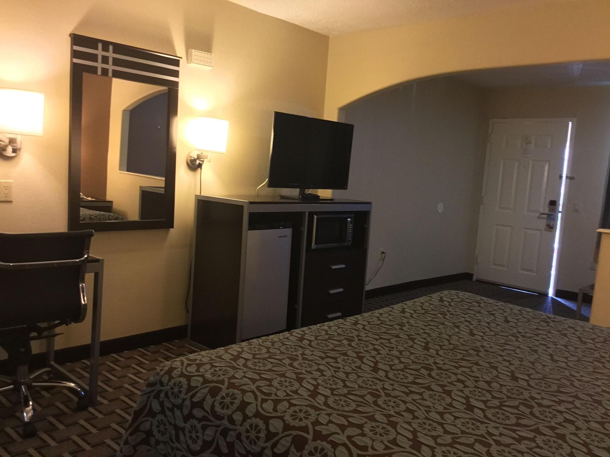 Days & By Wyndham Houston North -