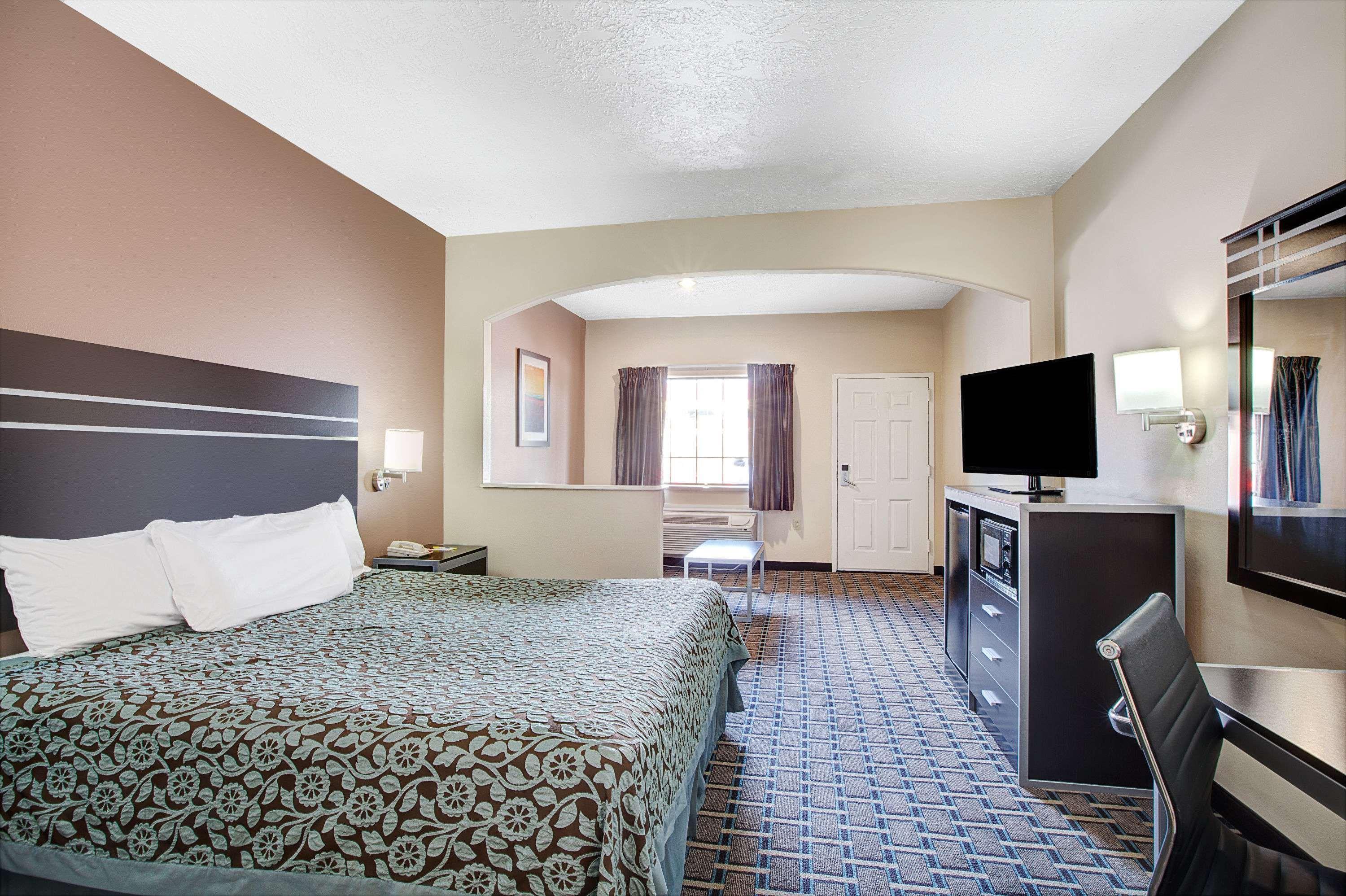 Days & By Wyndham Houston North - Hotel 2*